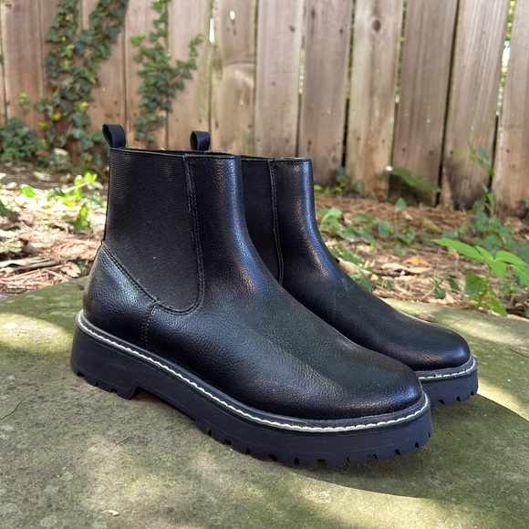 DV by Dolce Vita Shoes - Dolce Vita Chelsea Boots size 8 ✨NEW✨